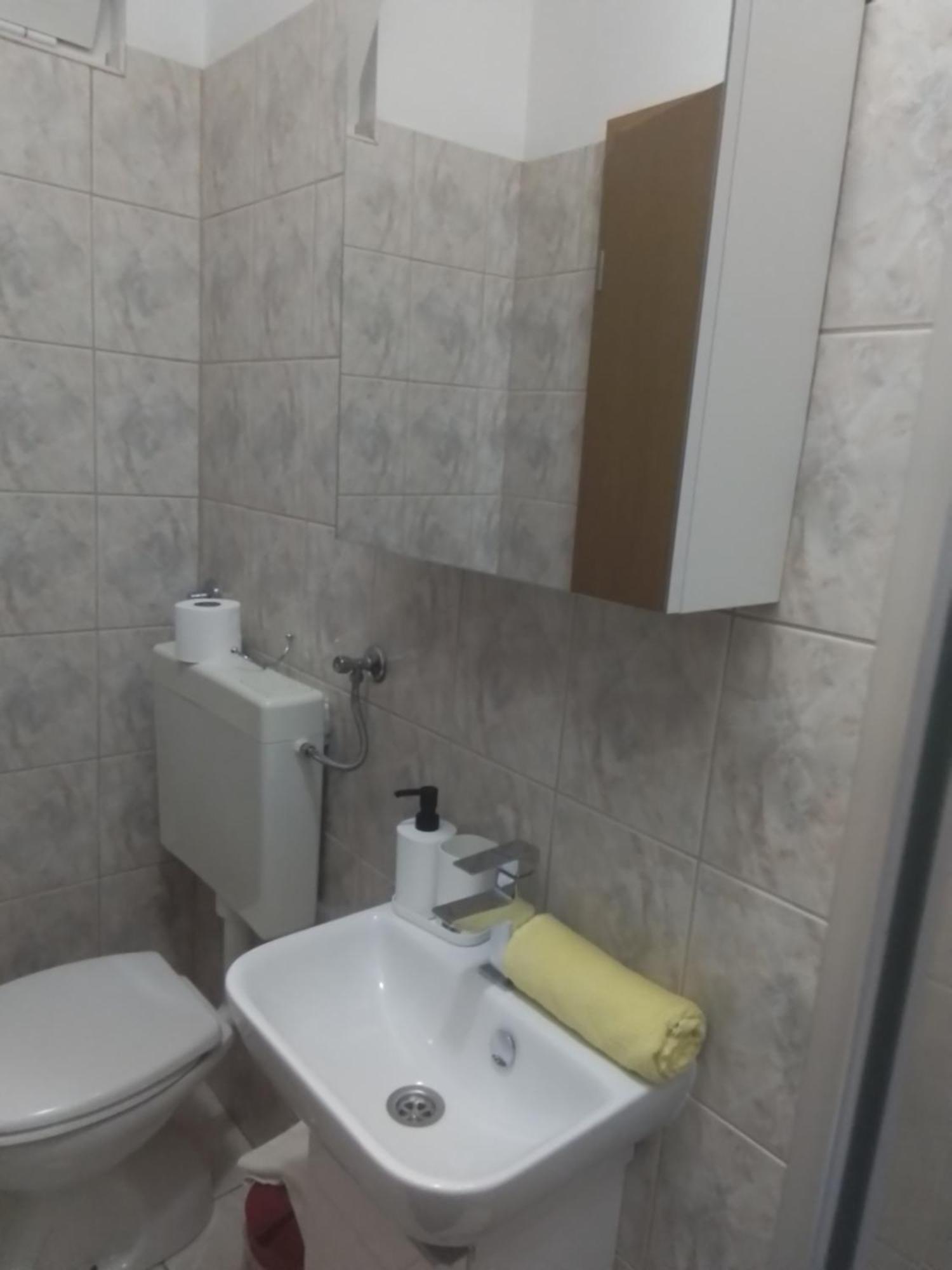 Apartmani Fani 2 Min Walking From Sea オレビック エクステリア 写真