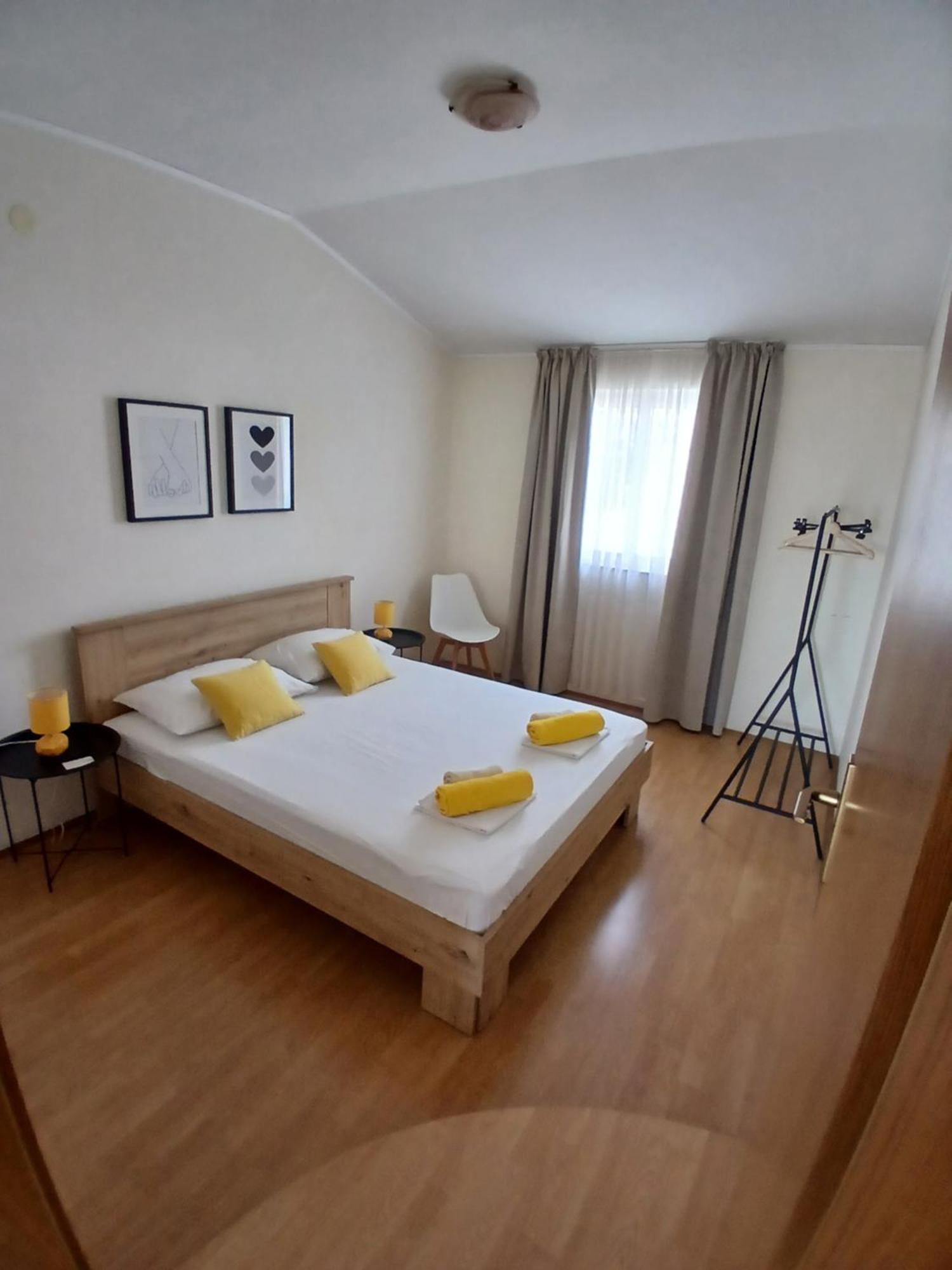 Apartmani Fani 2 Min Walking From Sea オレビック エクステリア 写真